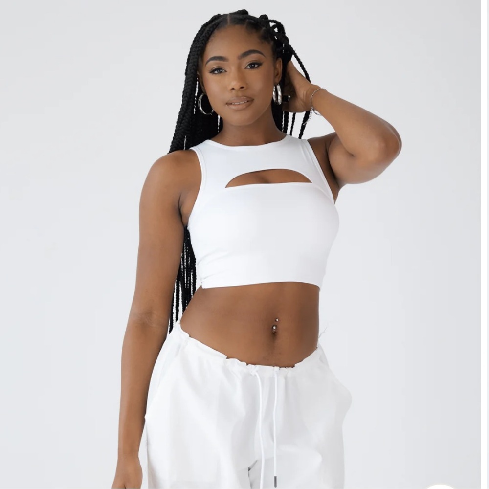 Klassy Network Peek-a-Boo Brami